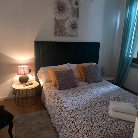 Room In Arena In Fiera Verona Exteriör bild